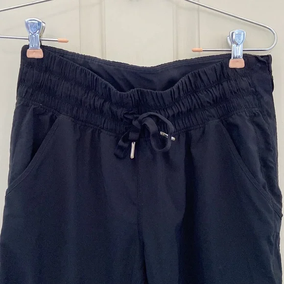 Lululemon Dance Studio Capri Joggers - Picture 2 of 8